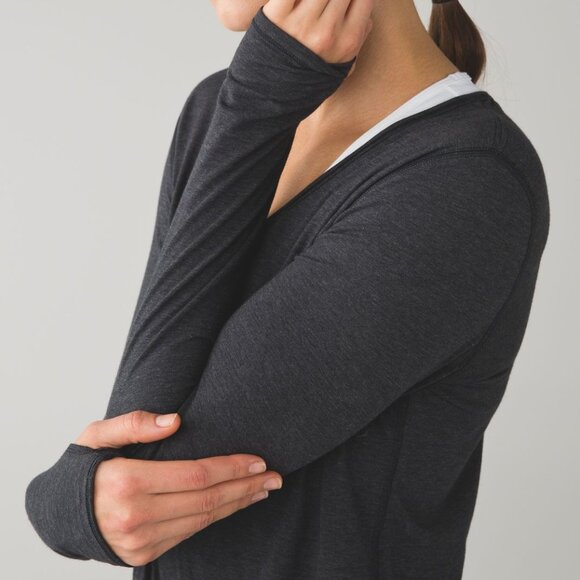 Lululemon Yogini 5 Year Long Sleeve Tee Heathered Black size 10 Soft Gym Yoga - Picture 11 of 13